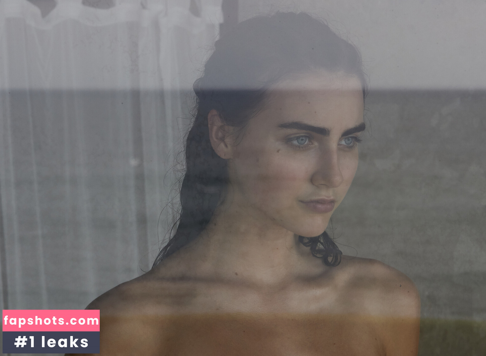 Anna Wolf gallery photo #4