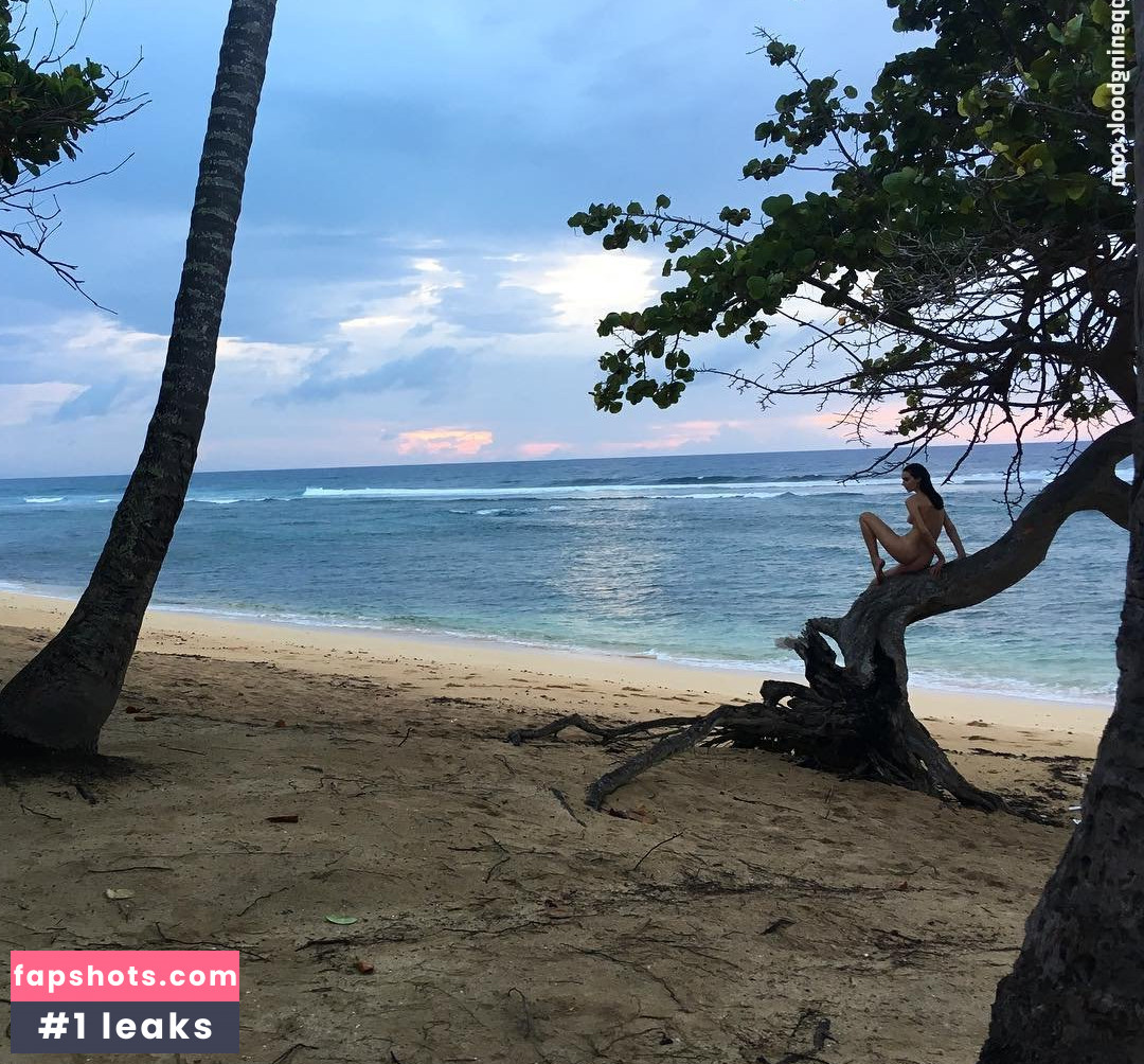 Anna Wolf gallery photo #38