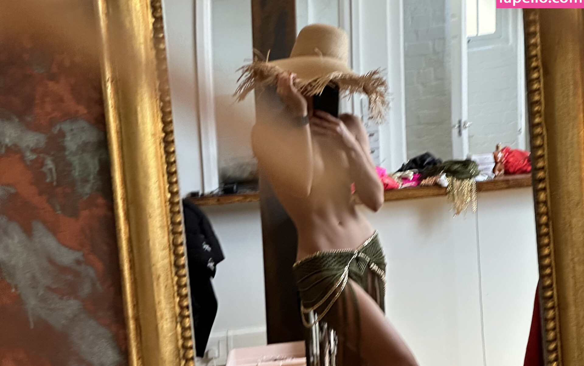 anna-zapala gallery photo #1180