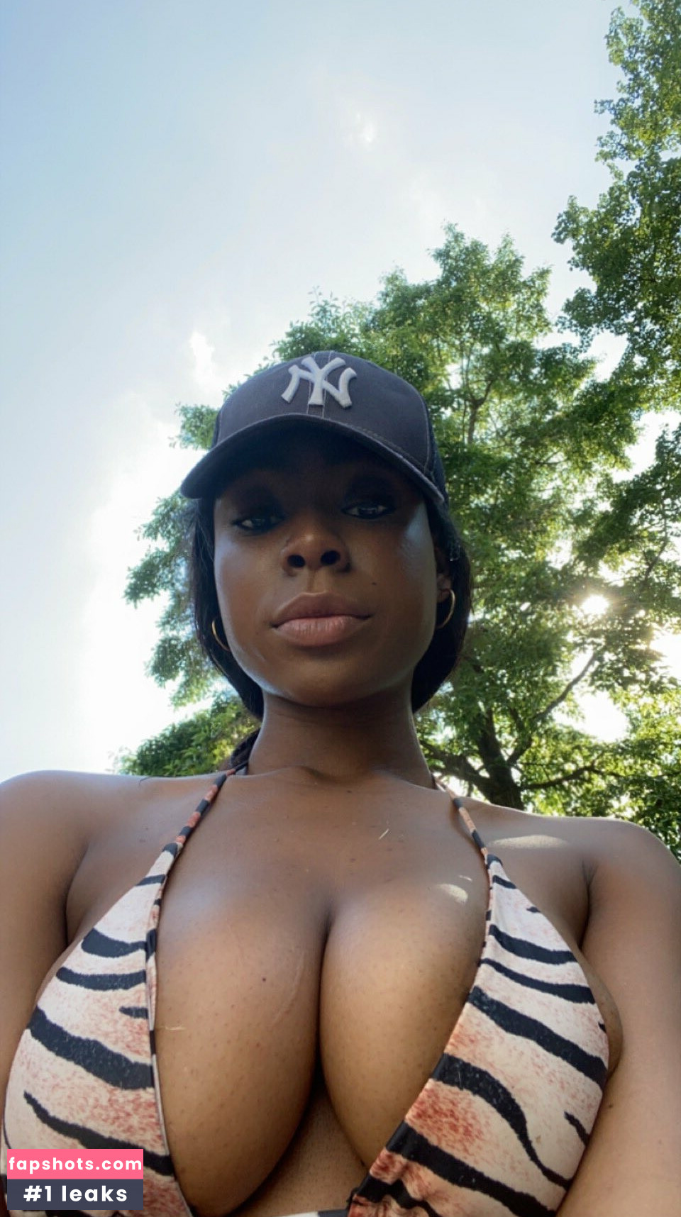 Annah Nicki Smith gallery photo #11