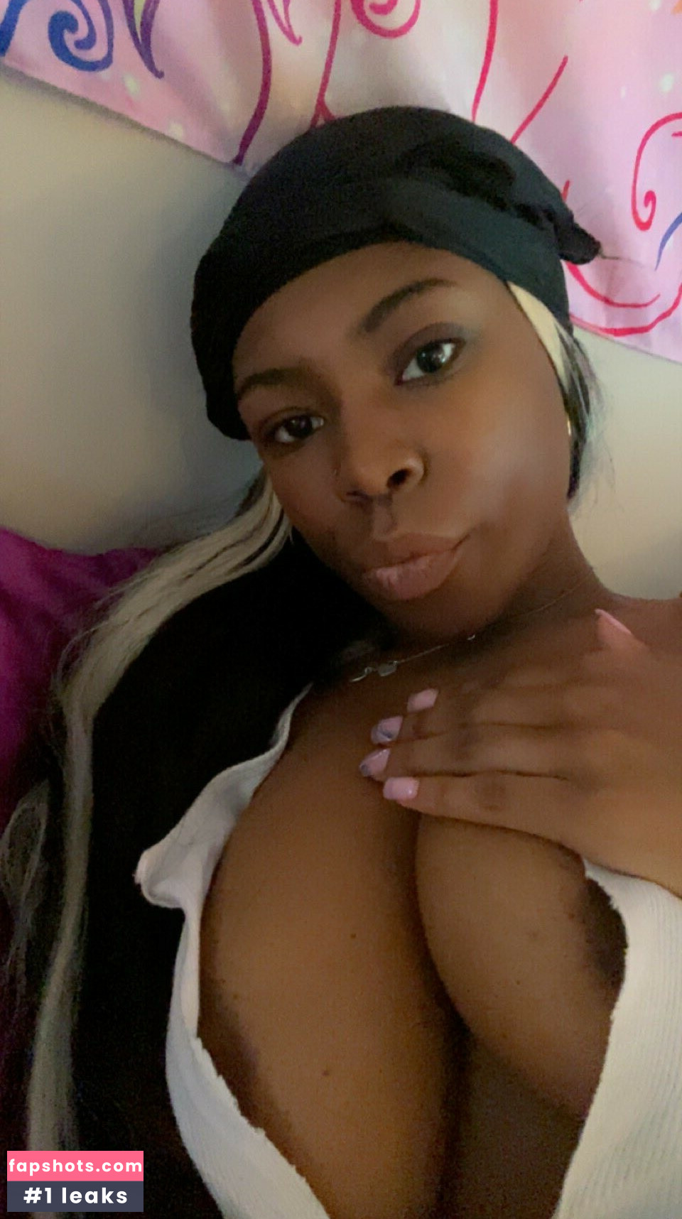 Annah Nicki Smith gallery photo #9