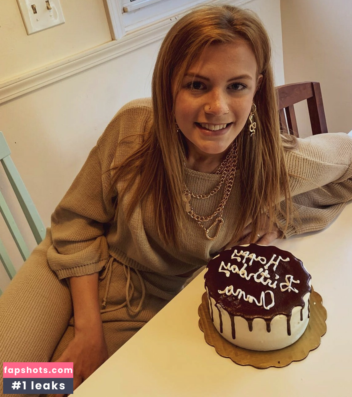 annalovesbanana gallery photo #3