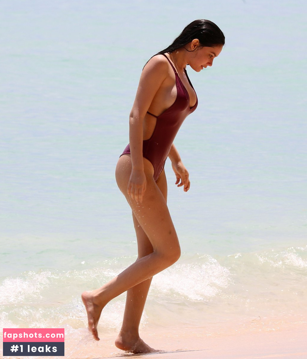 Anne De Paula gallery photo #100