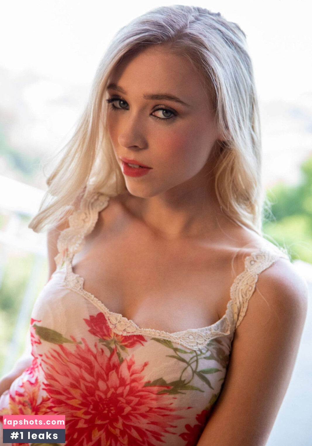 Anne Desire gallery photo #17