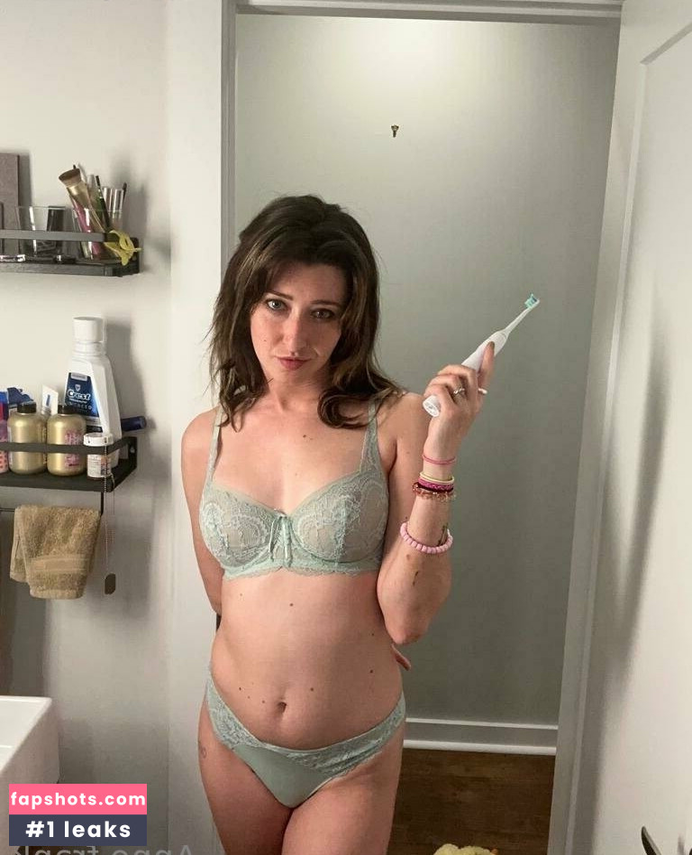 Anne Freak gallery photo #11