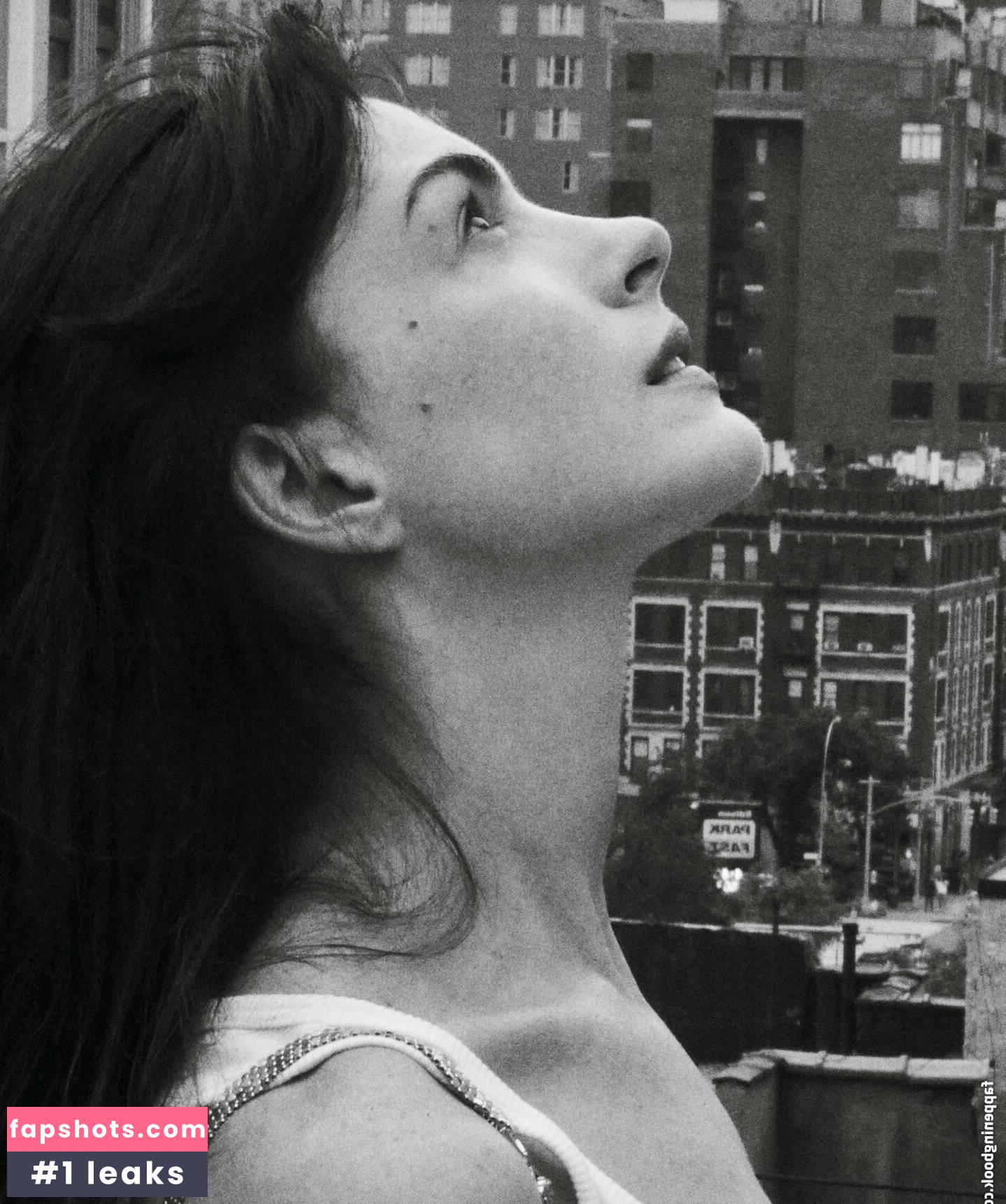 Anne Hathaway gallery photo #104