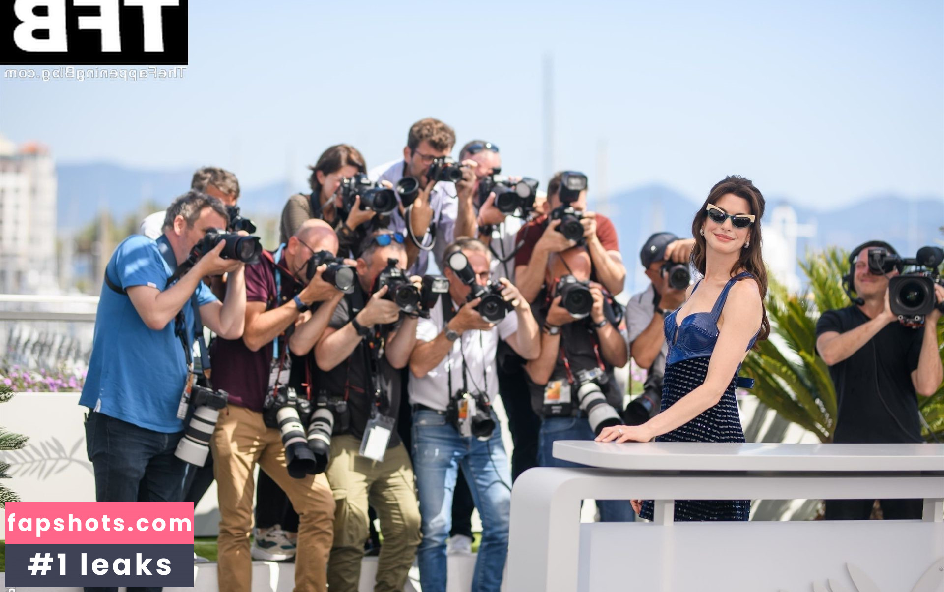 Anne Hathaway gallery photo #1042