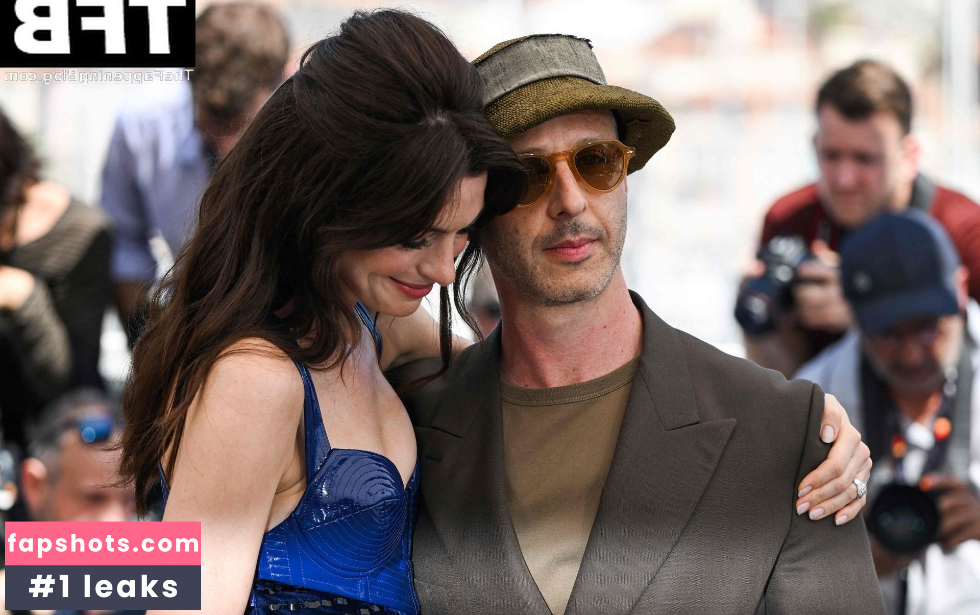 Anne Hathaway gallery photo #1063