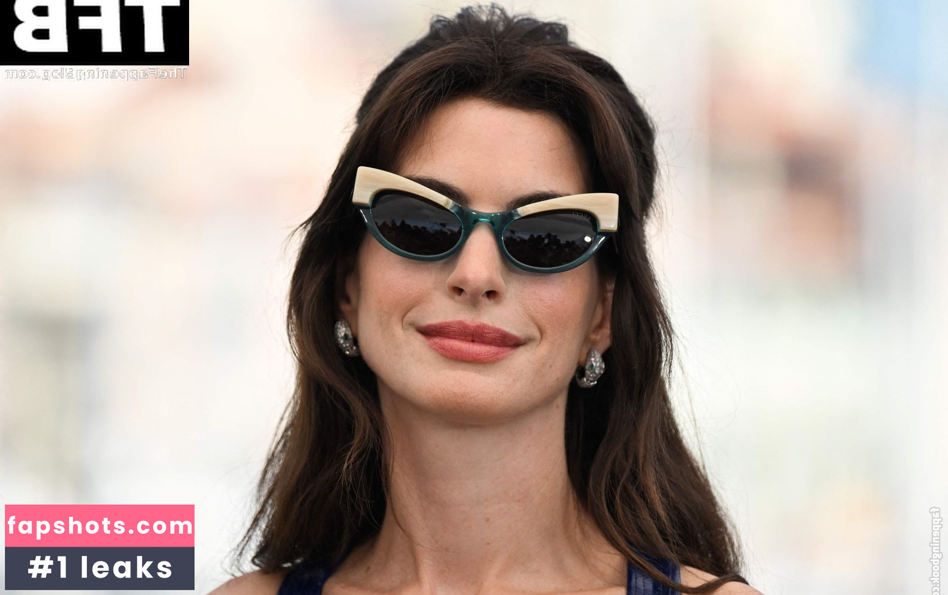 Anne Hathaway gallery photo #1065