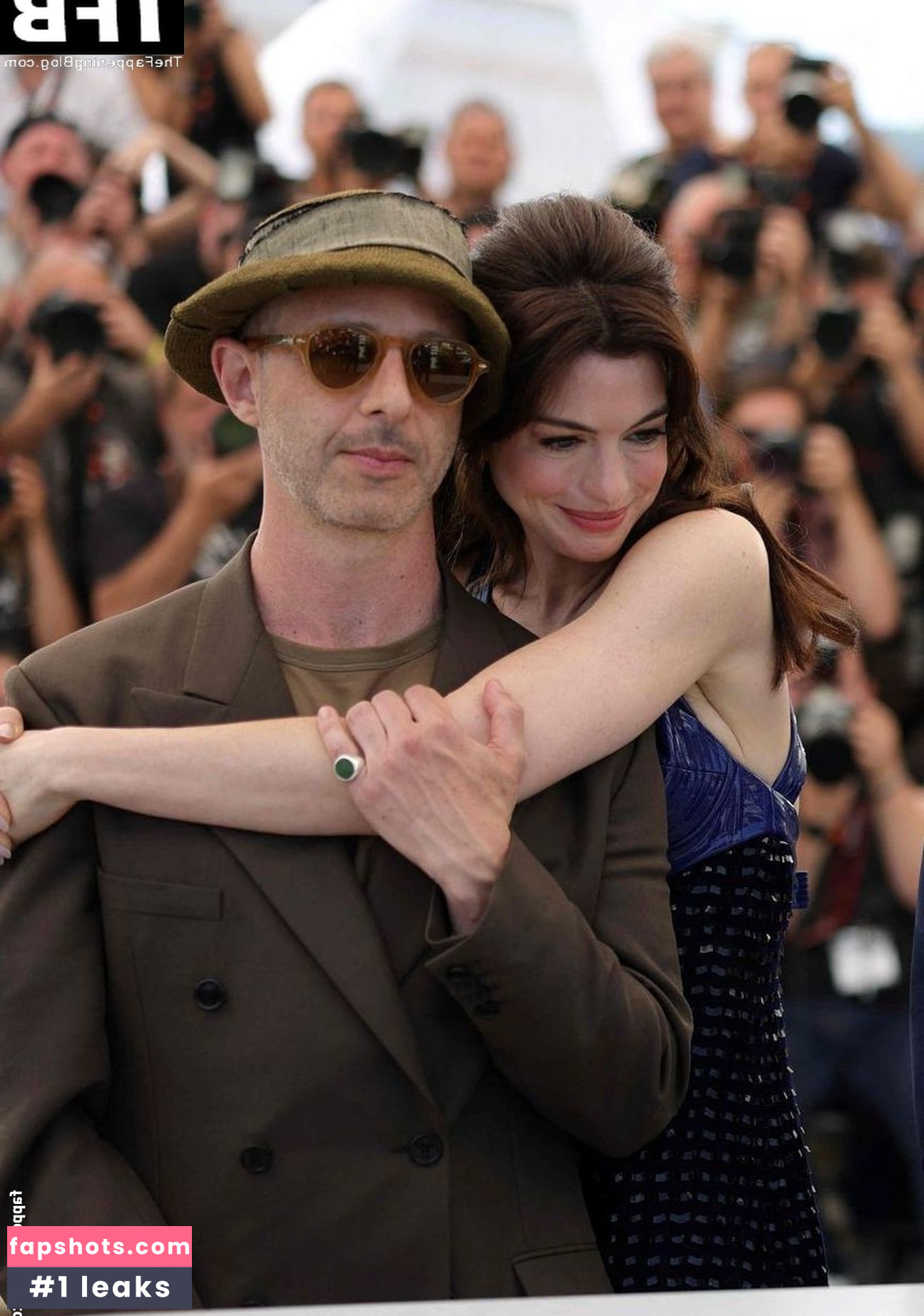 Anne Hathaway gallery photo #1089