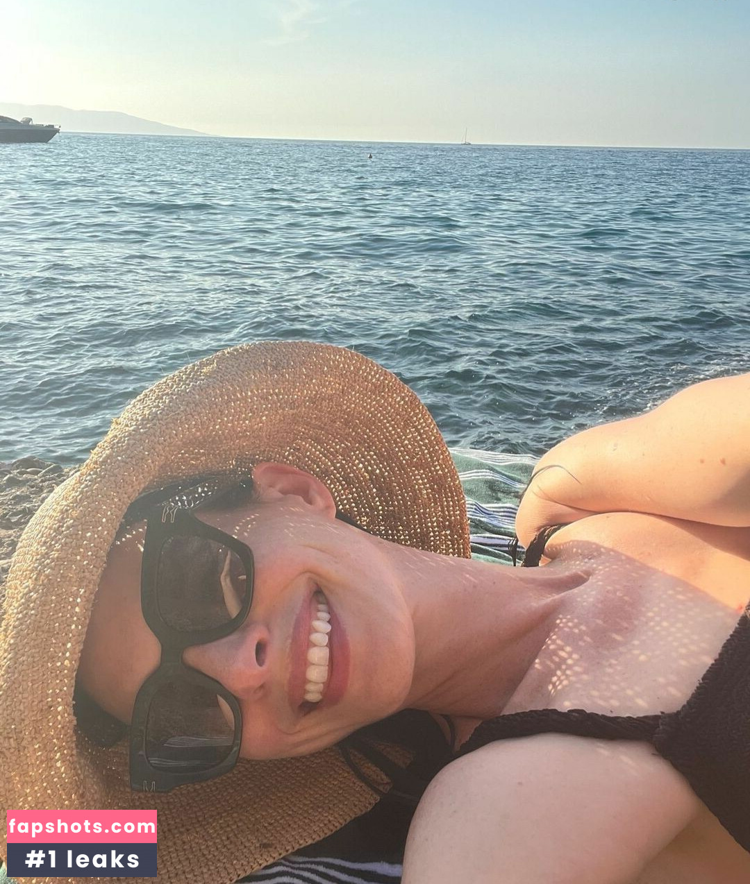 Anne Hathaway gallery photo #110