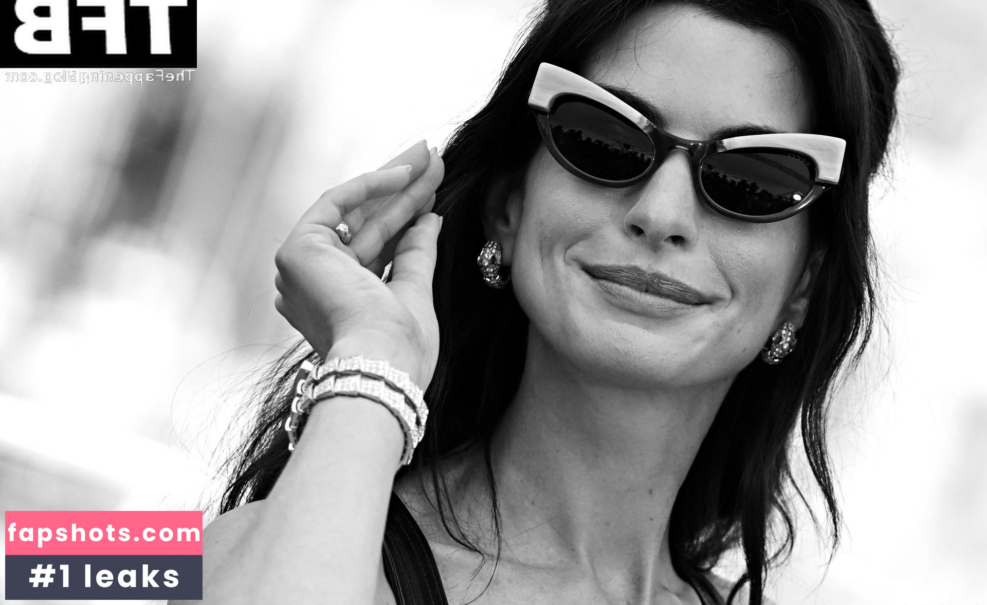 Anne Hathaway gallery photo #1113