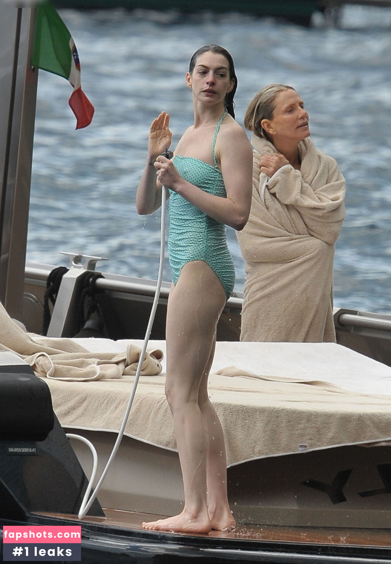 Anne Hathaway gallery photo #117