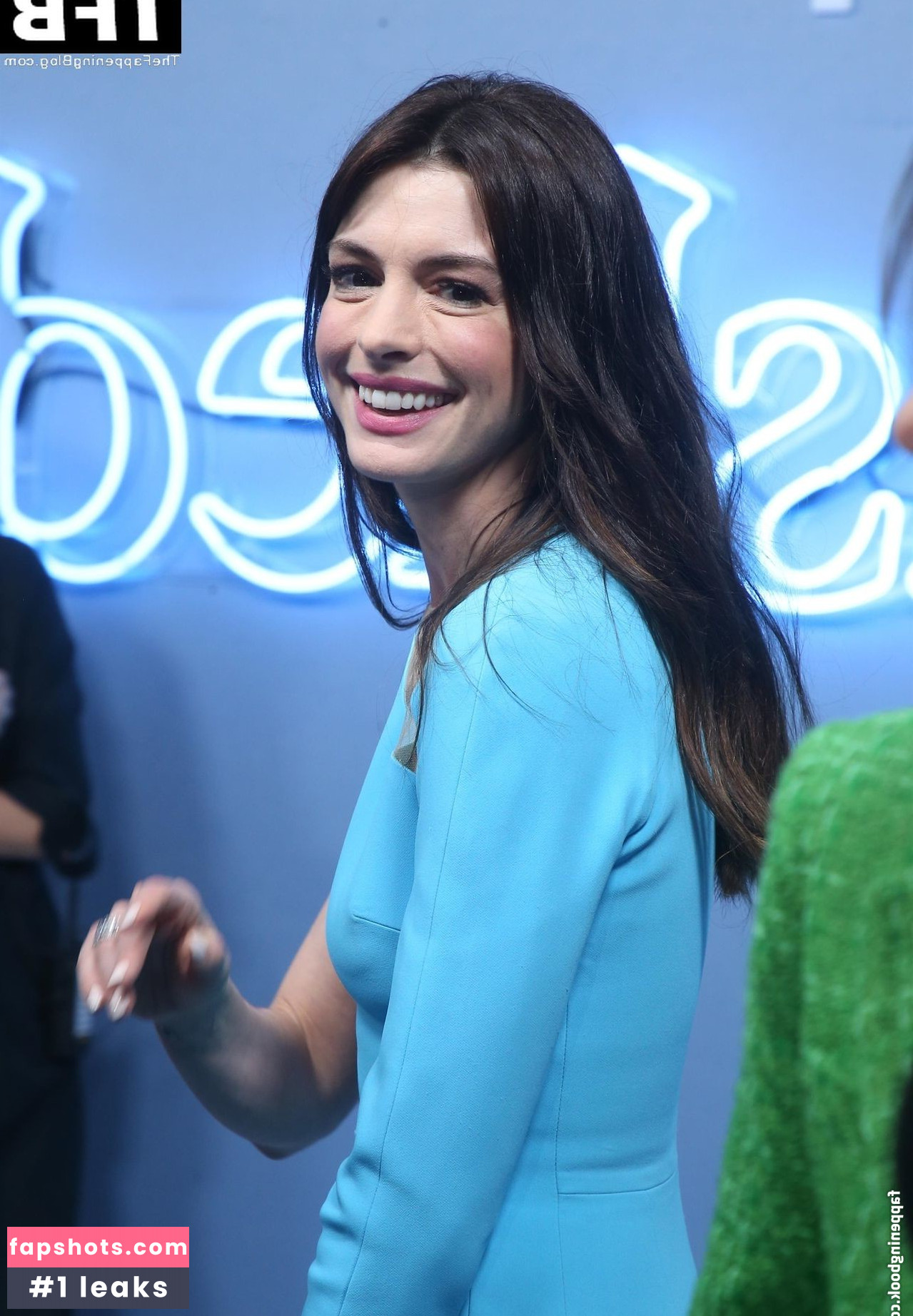 Anne Hathaway gallery photo #1228