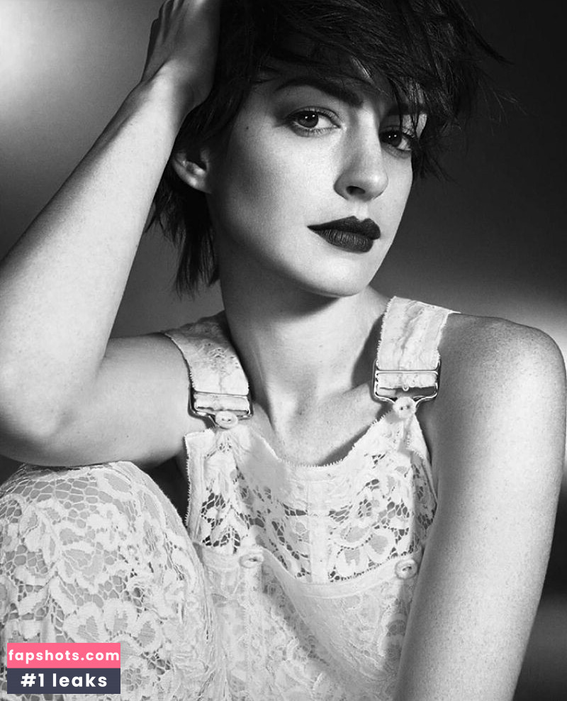 Anne Hathaway gallery photo #136