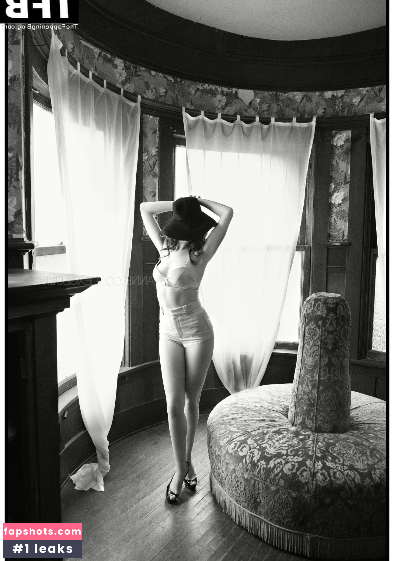 Anne Hathaway gallery photo #1402