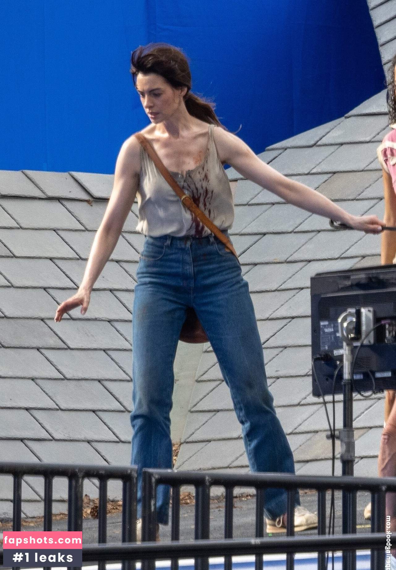 Anne Hathaway gallery photo #149