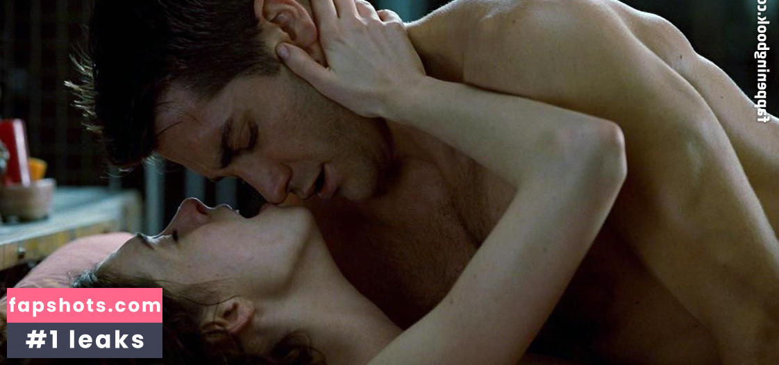 Anne Hathaway gallery photo #1490