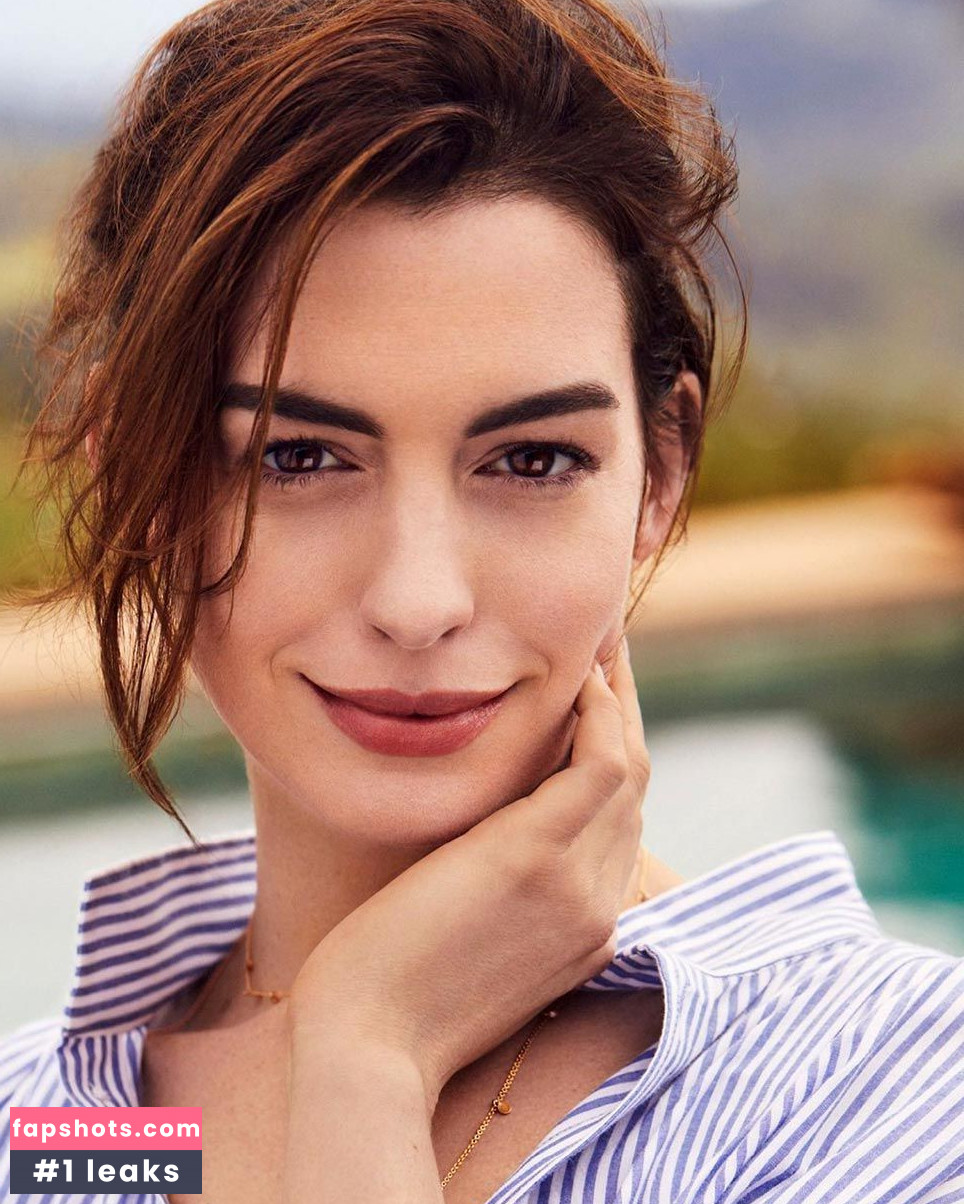Anne Hathaway gallery photo #1534