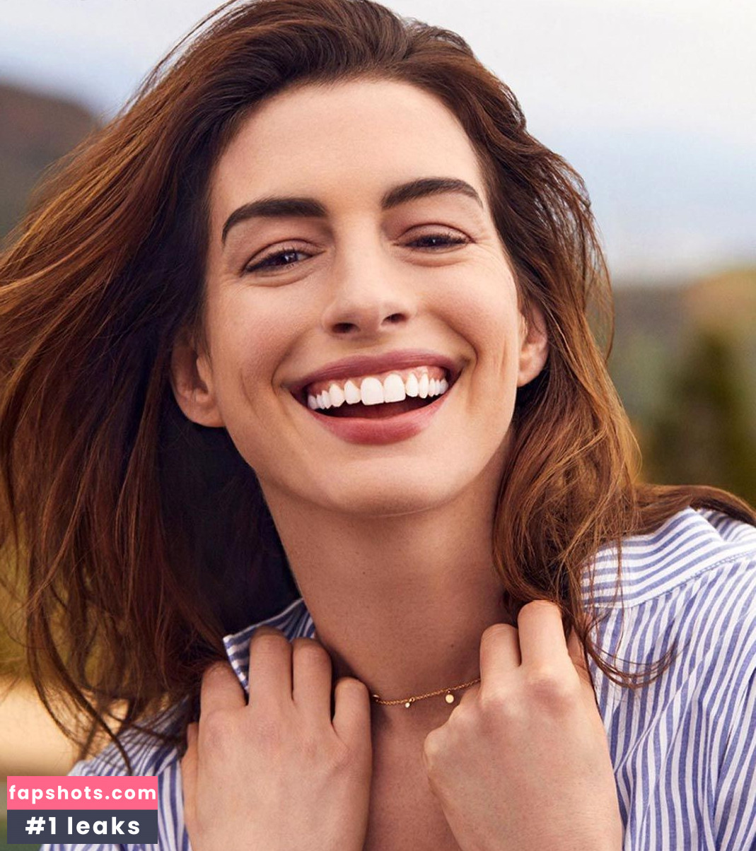 Anne Hathaway gallery photo #1535