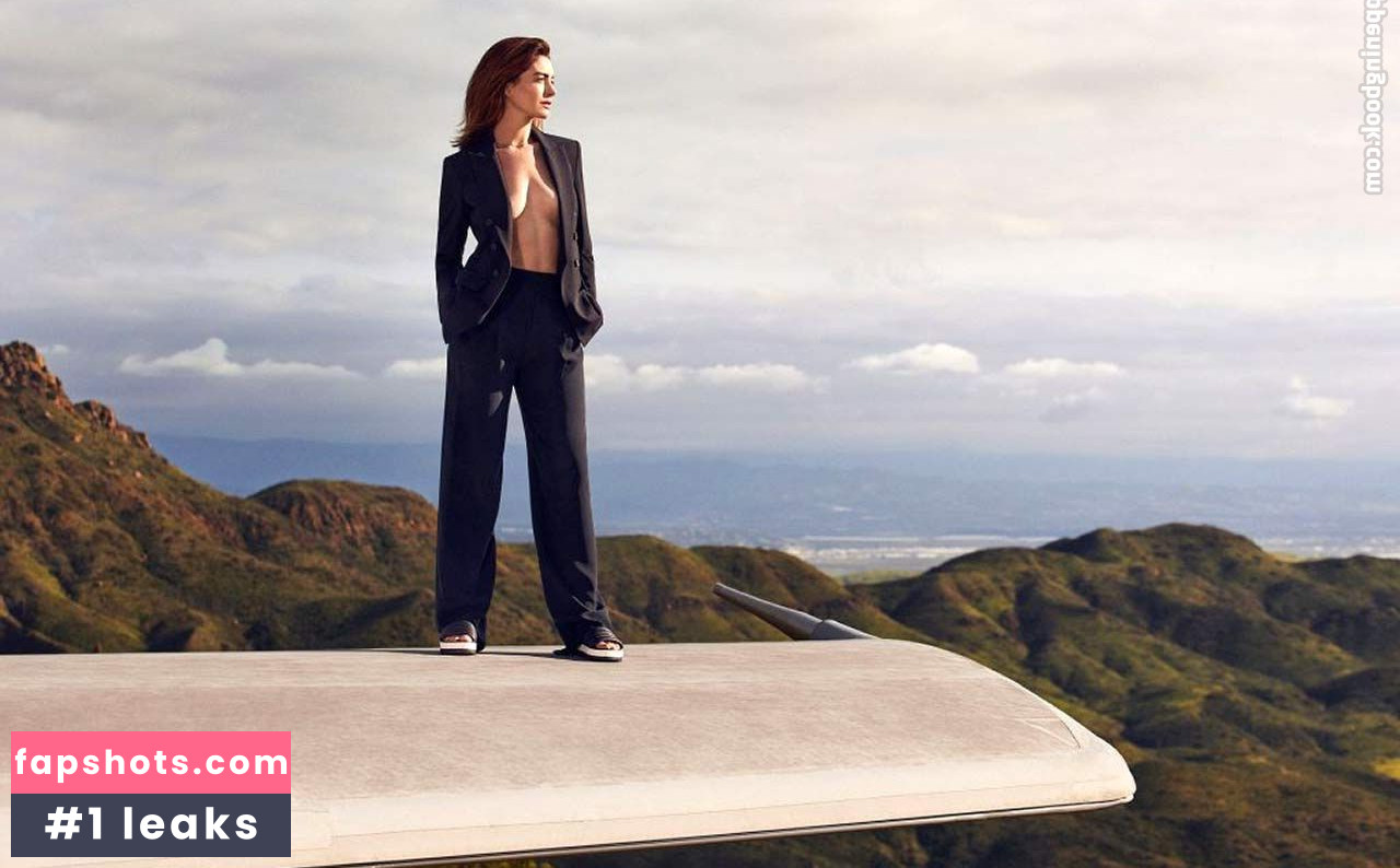 Anne Hathaway gallery photo #1540