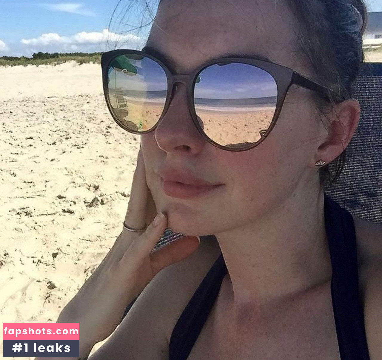 Anne Hathaway gallery photo #1549