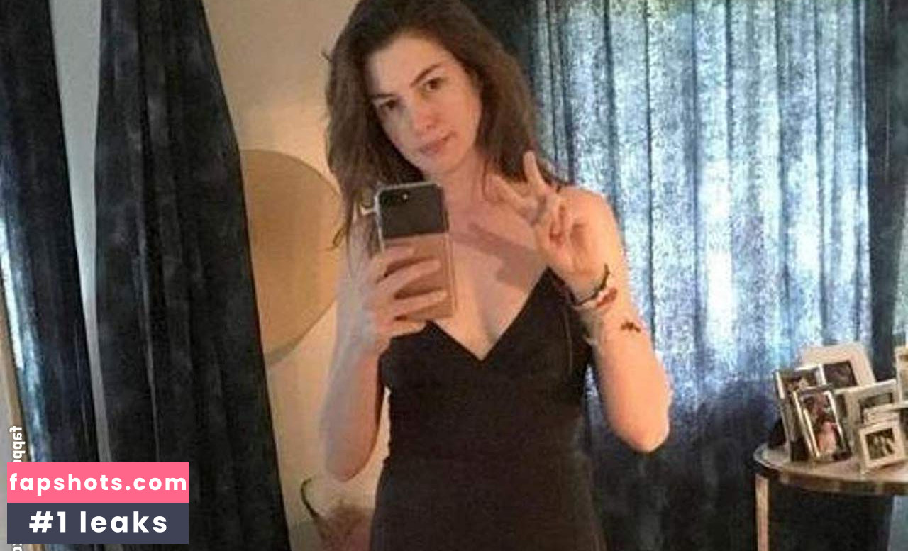 Anne Hathaway gallery photo #1557