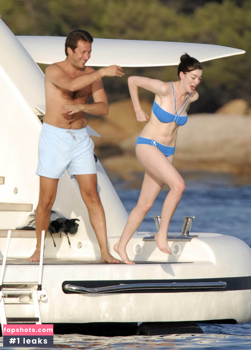 Anne Hathaway gallery photo #166