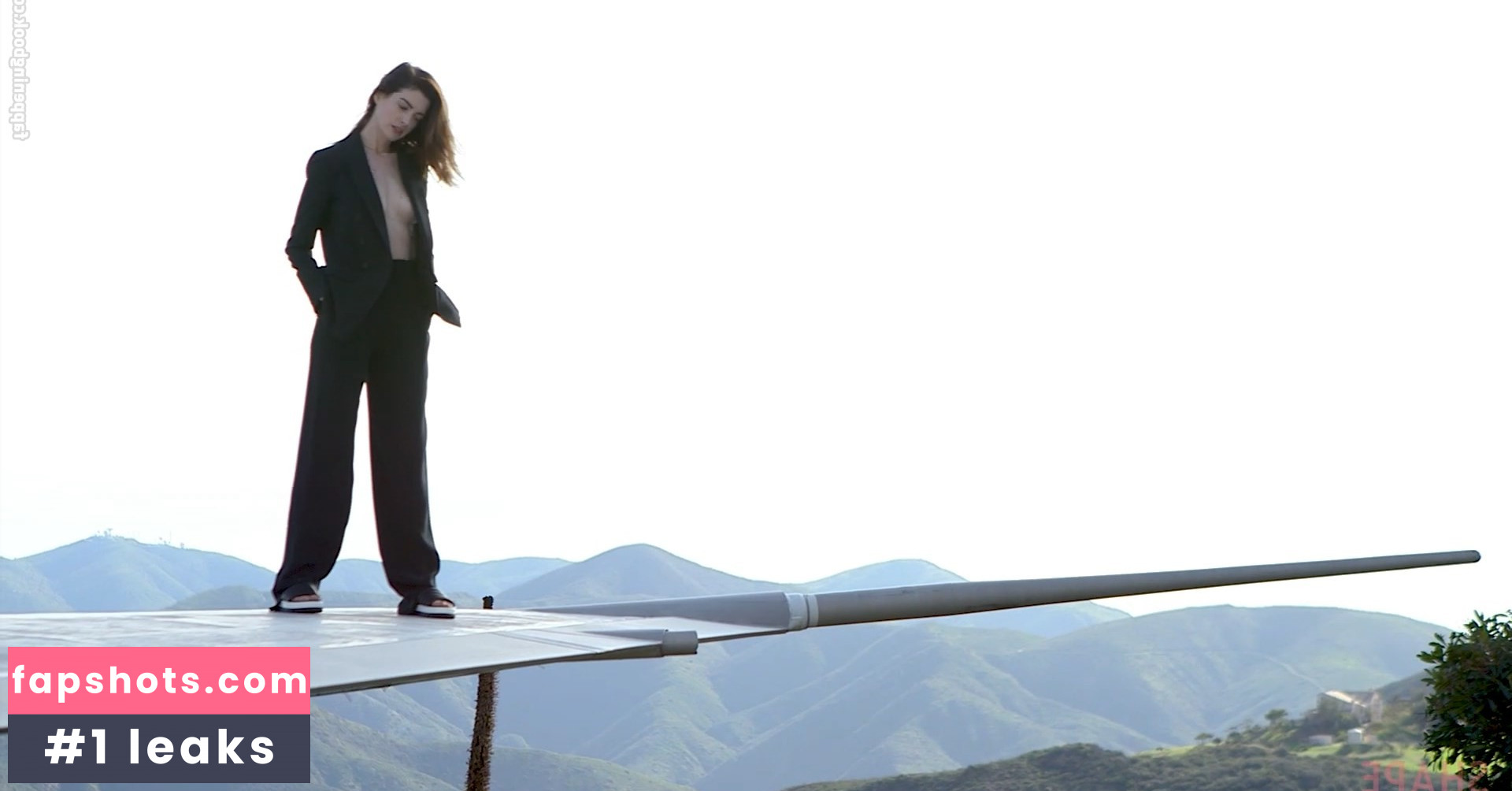 Anne Hathaway gallery photo #1656