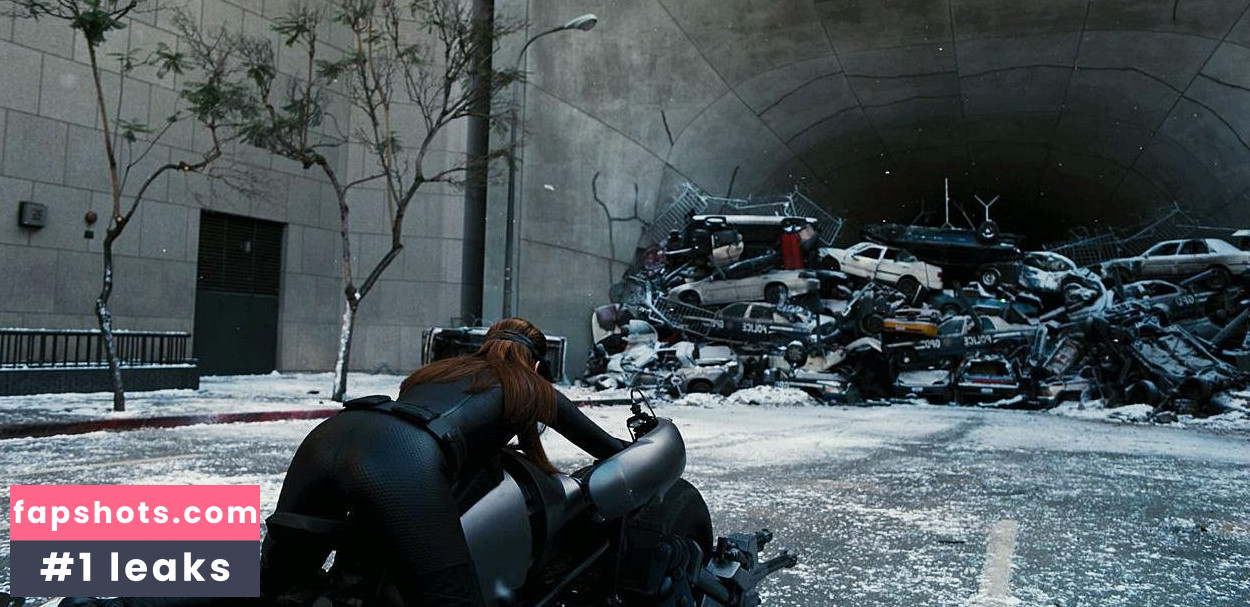 Anne Hathaway gallery photo #1755