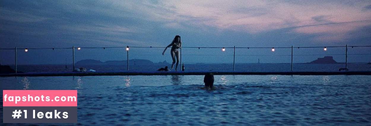 Anne Hathaway gallery photo #1765