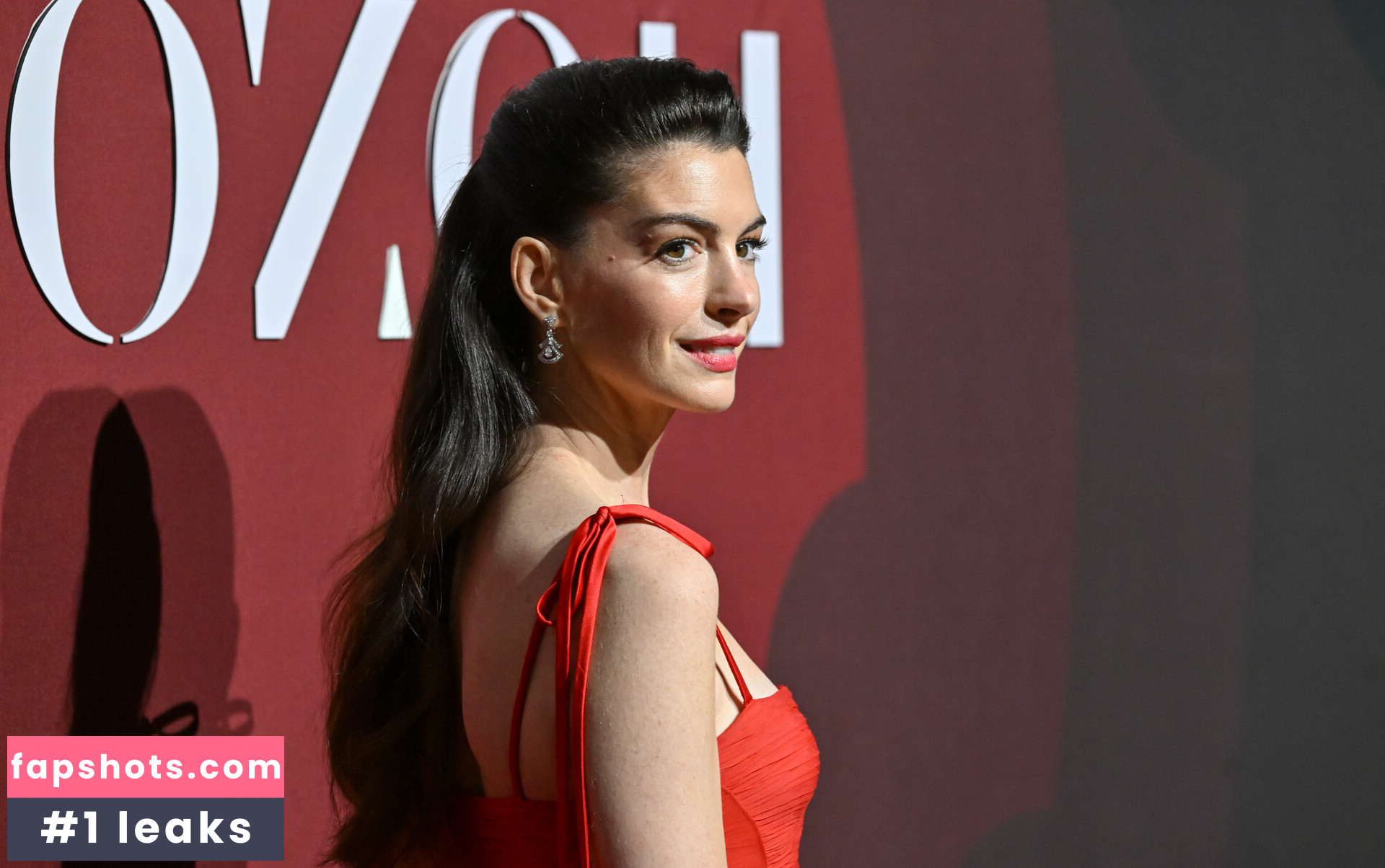 Anne Hathaway gallery photo #20