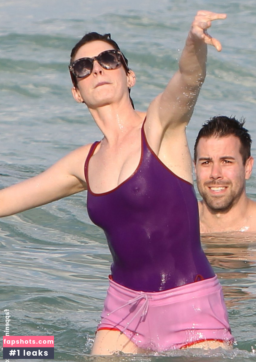 Anne Hathaway gallery photo #1917