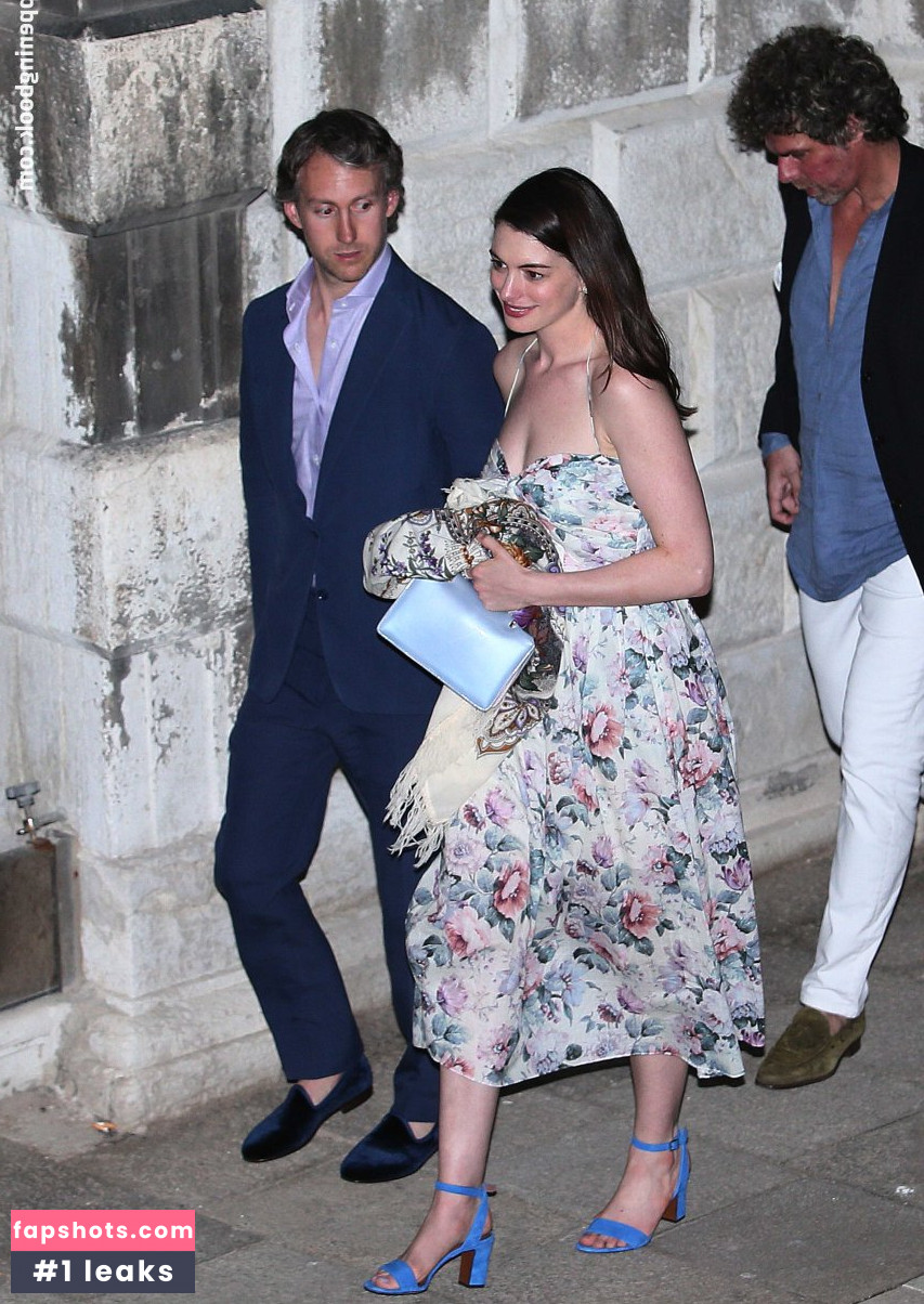 Anne Hathaway gallery photo #1930