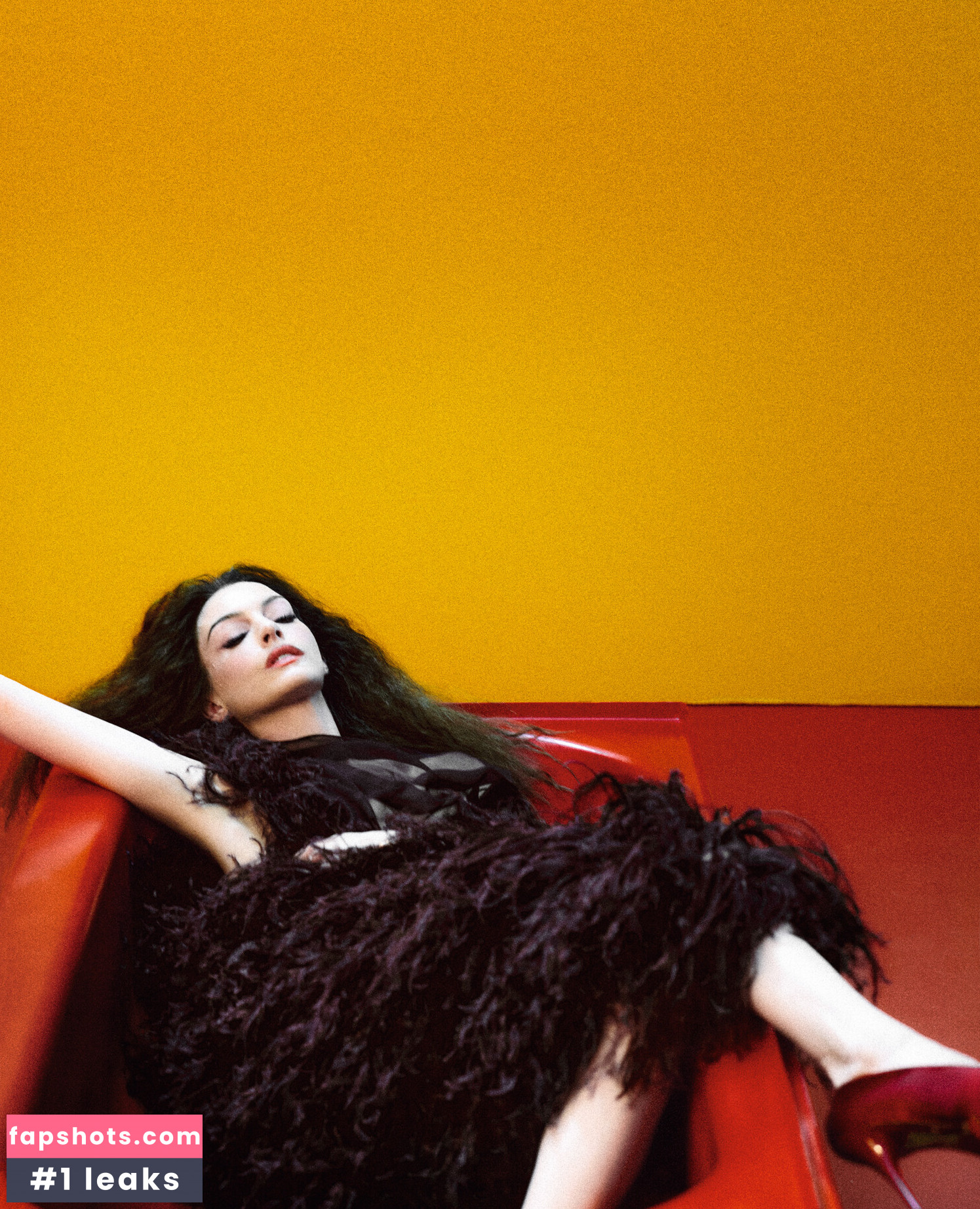 Anne Hathaway gallery photo #196