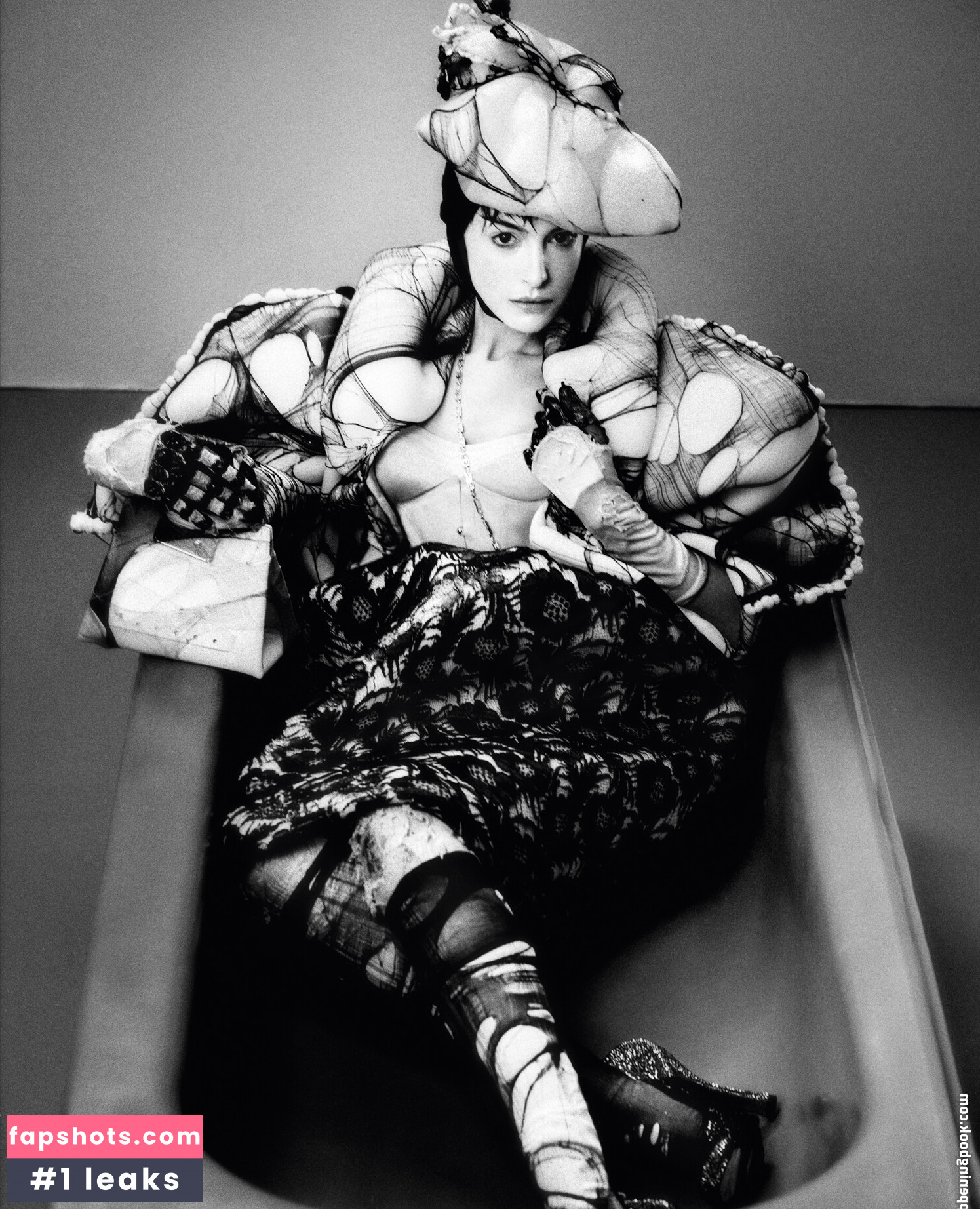 Anne Hathaway gallery photo #197