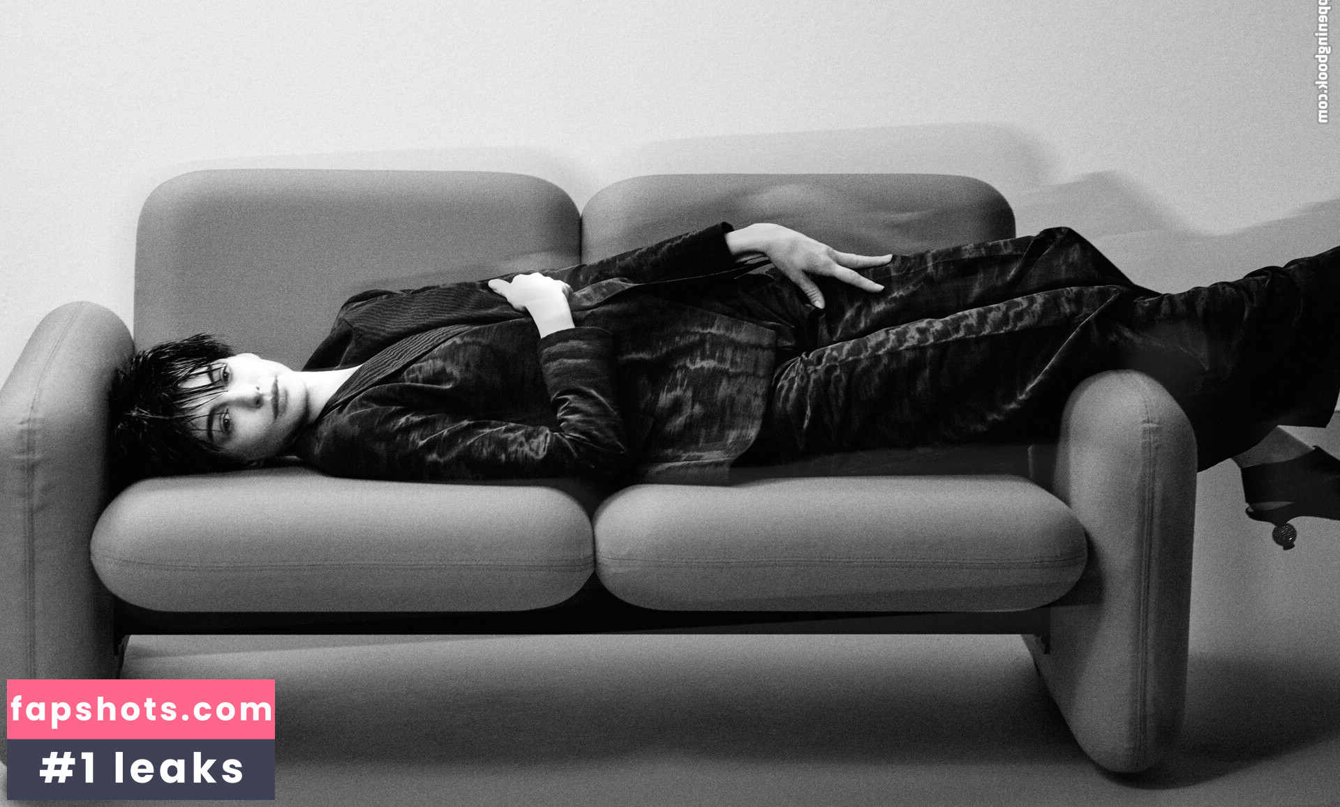 Anne Hathaway gallery photo #198