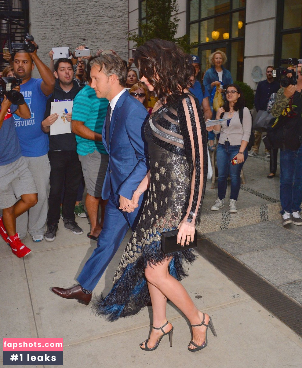 Anne Hathaway gallery photo #1974