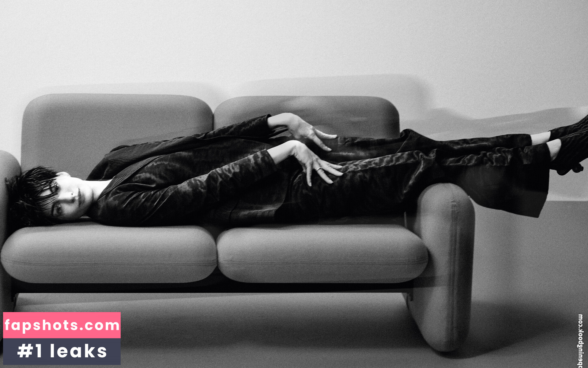 Anne Hathaway gallery photo #203