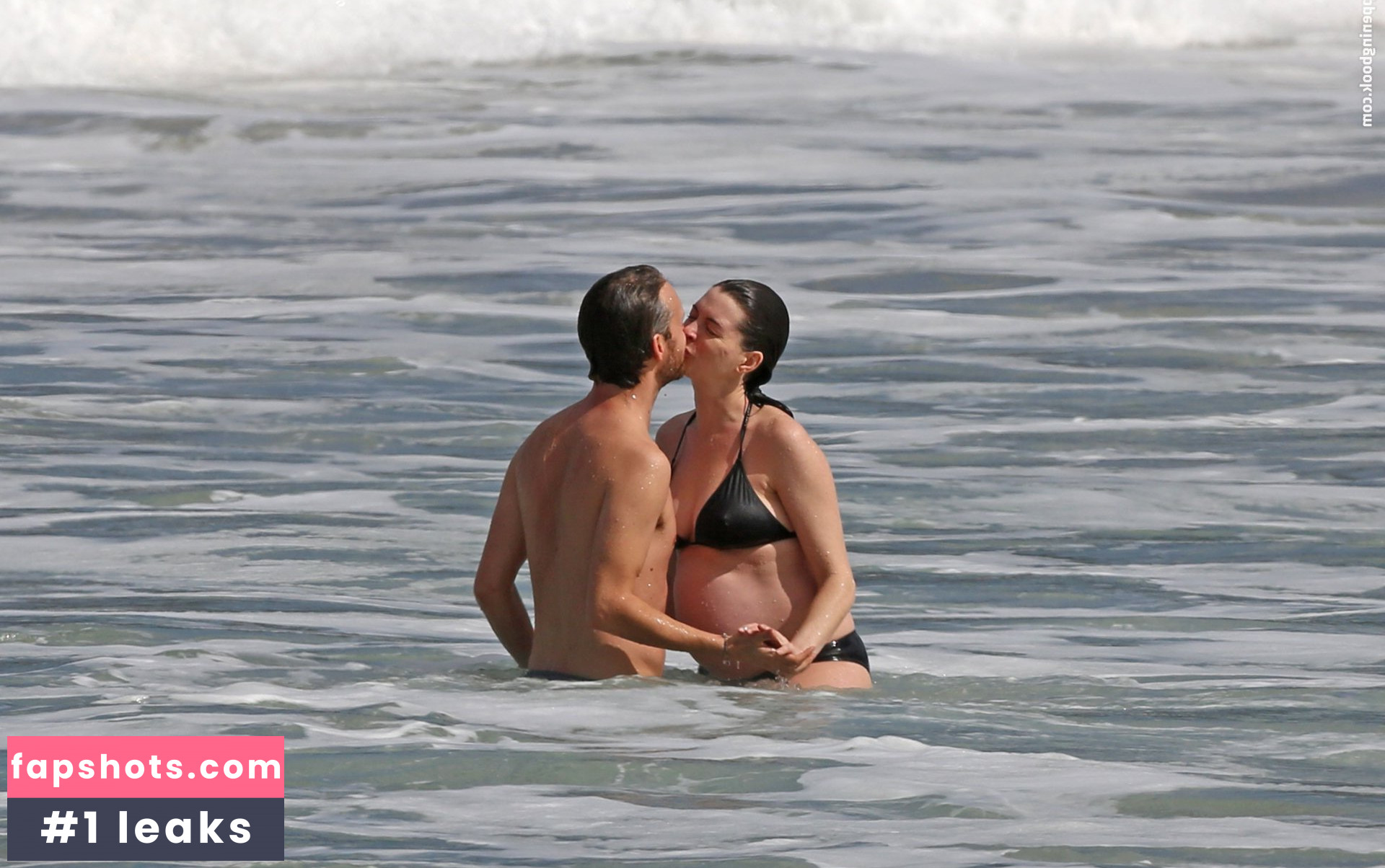 Anne Hathaway gallery photo #2051