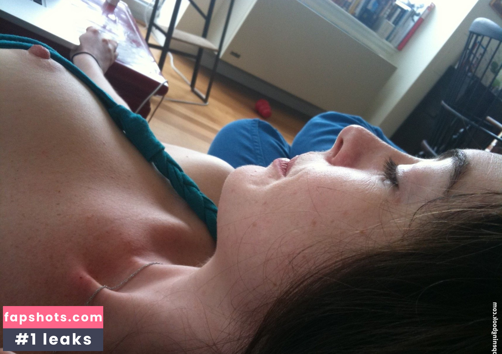 Anne Hathaway gallery photo #2092