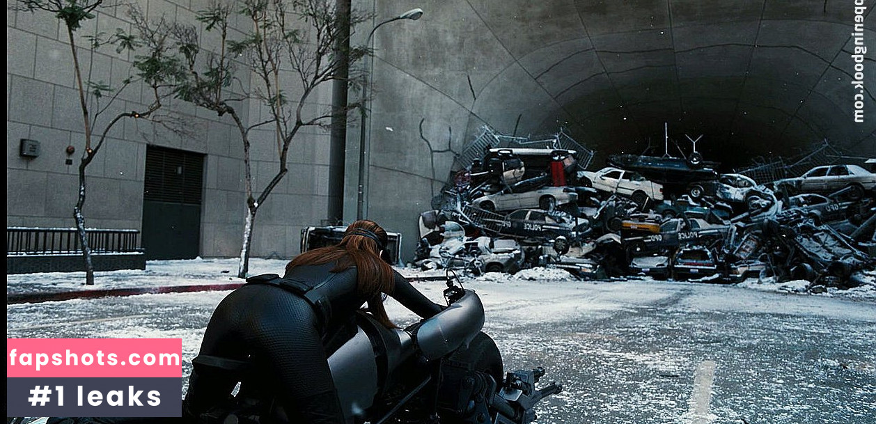 Anne Hathaway gallery photo #2111