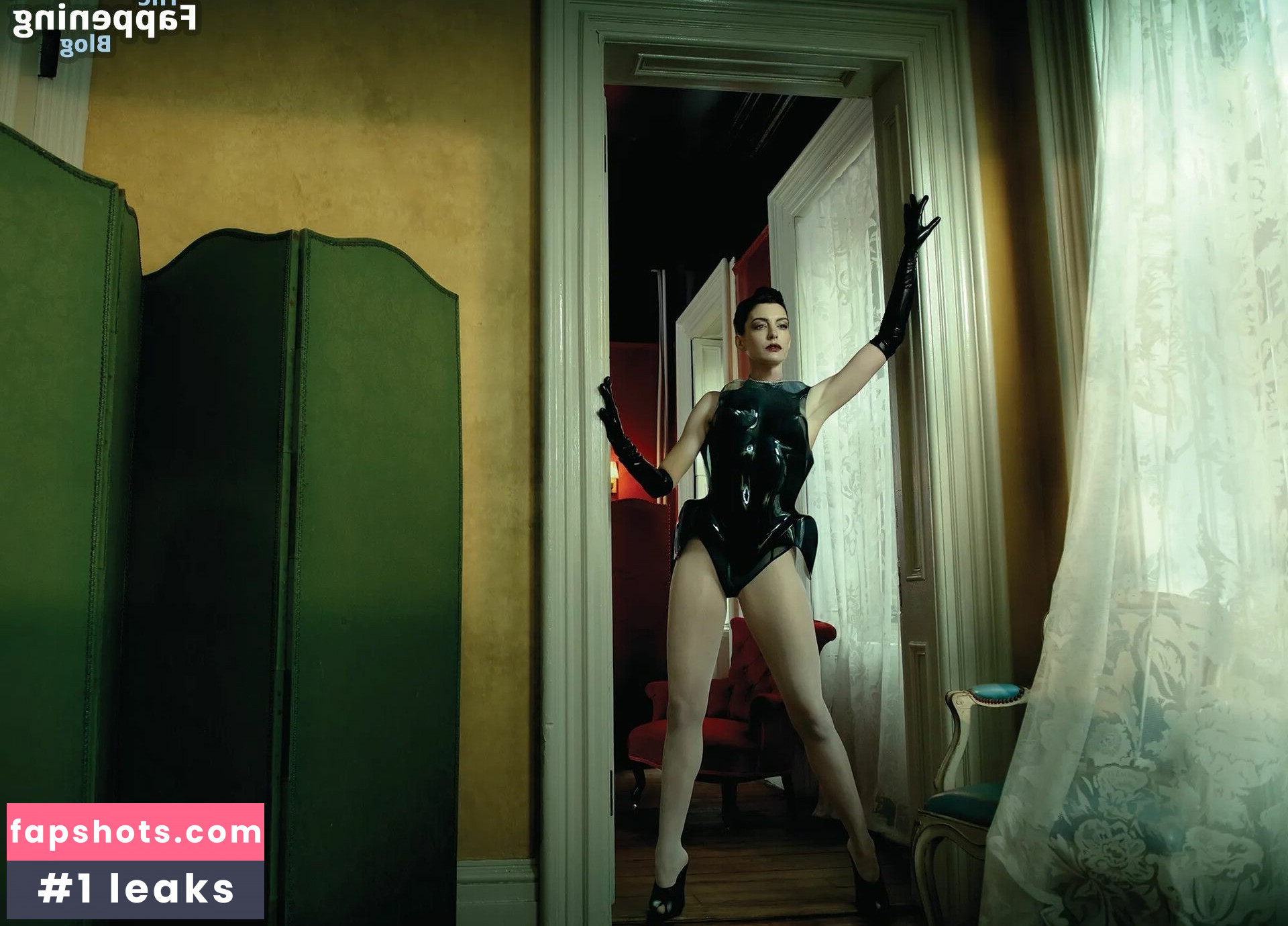 Anne Hathaway gallery photo #245