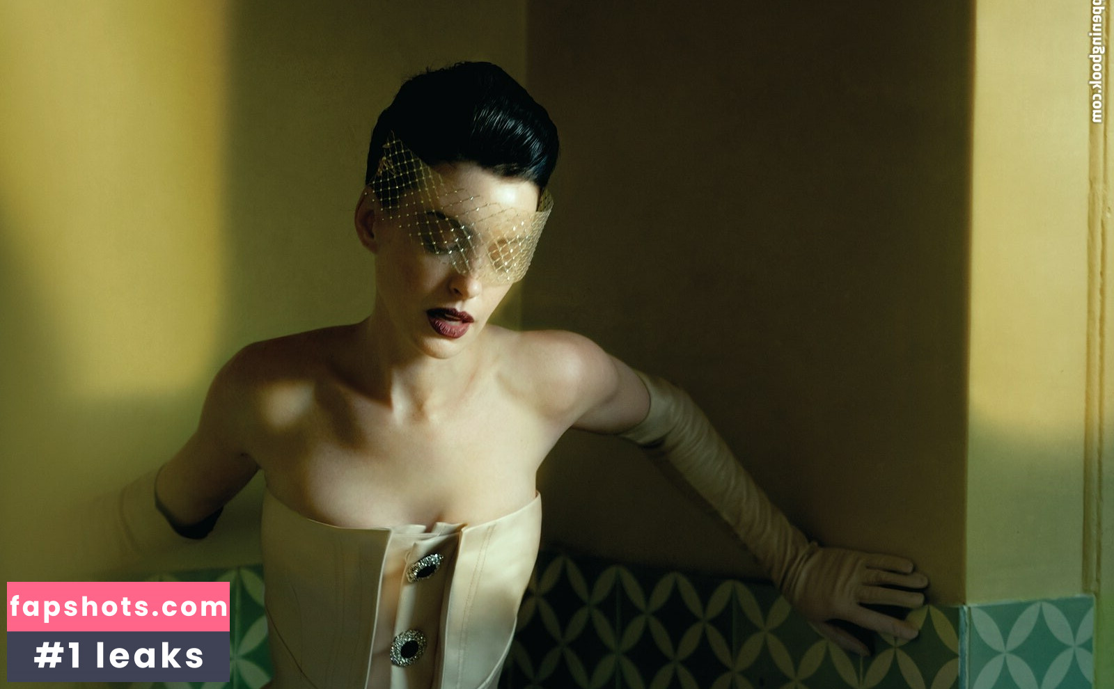 Anne Hathaway gallery photo #253