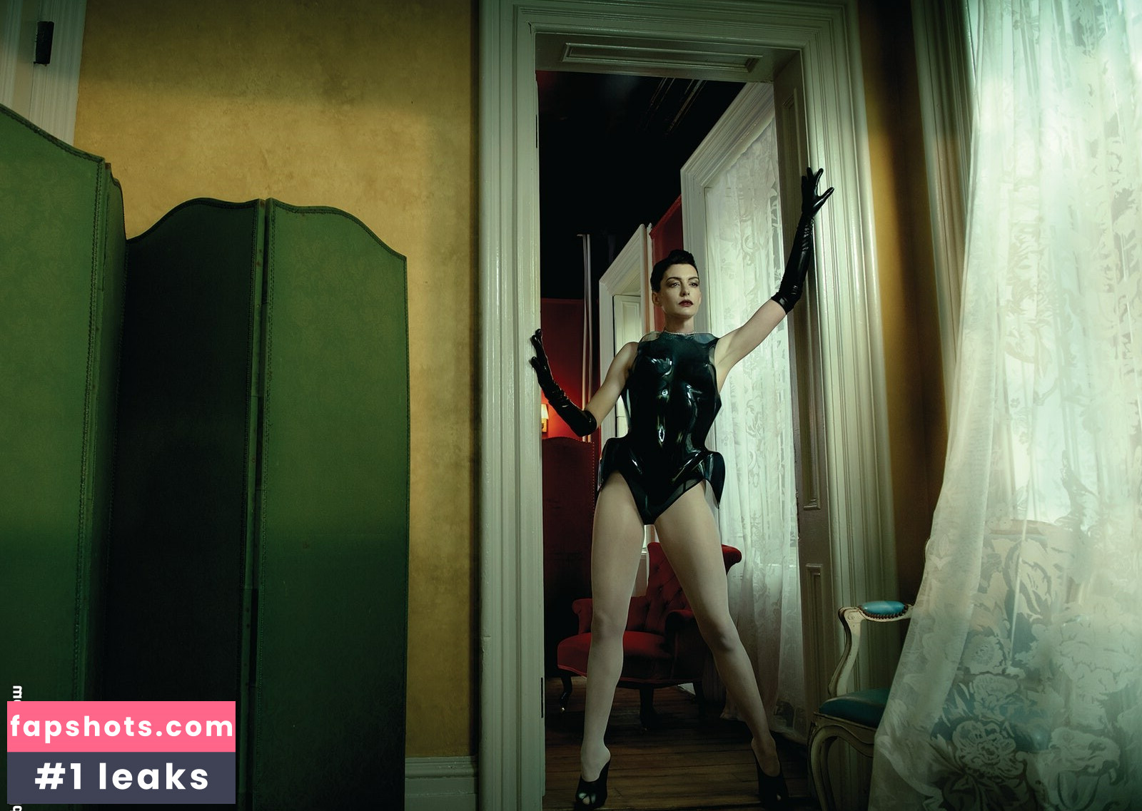 Anne Hathaway gallery photo #258