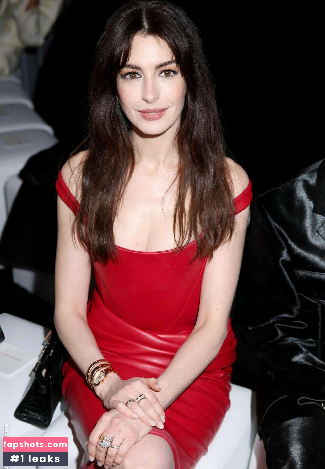 Anne Hathaway gallery photo #275