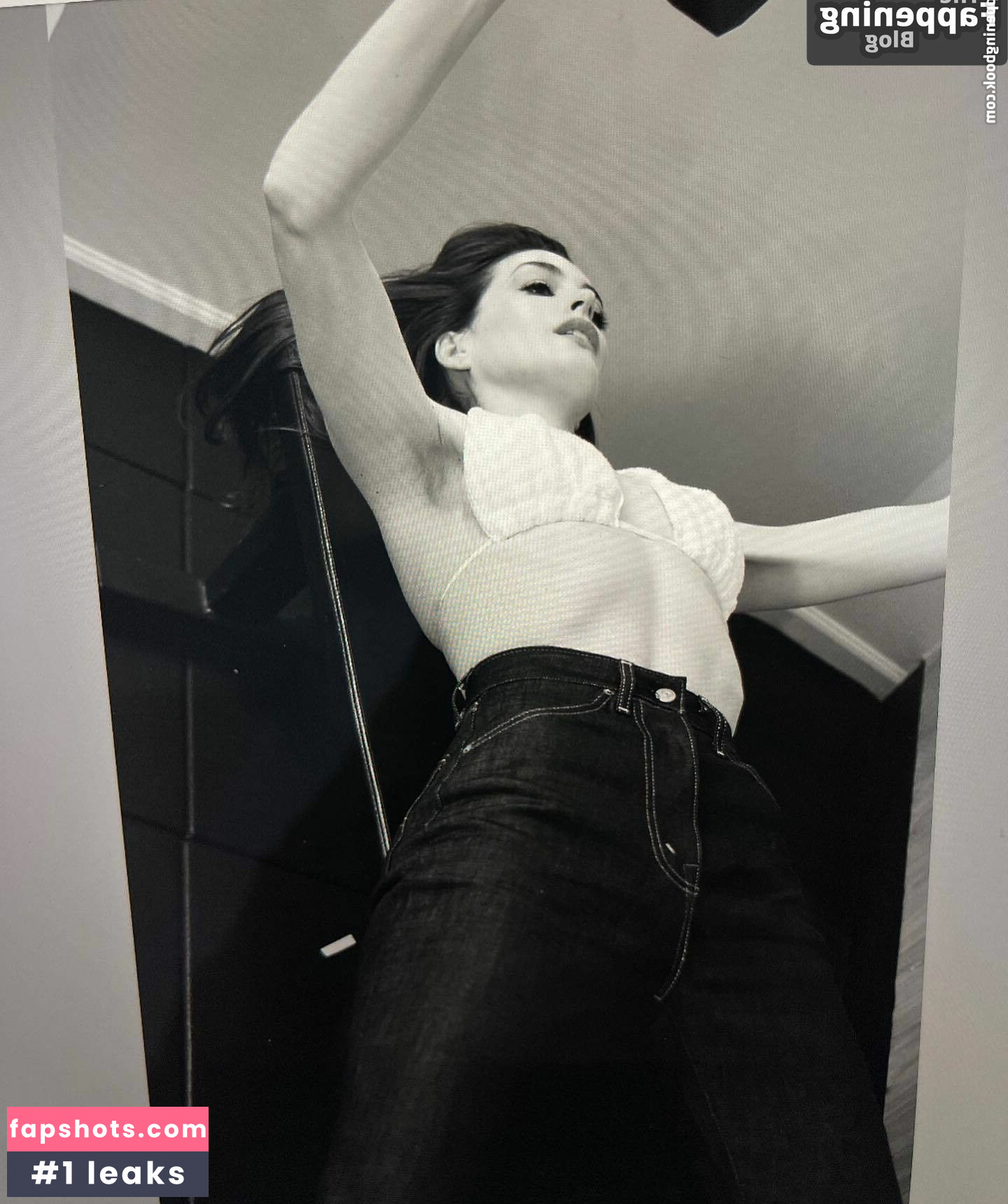 Anne Hathaway gallery photo #327