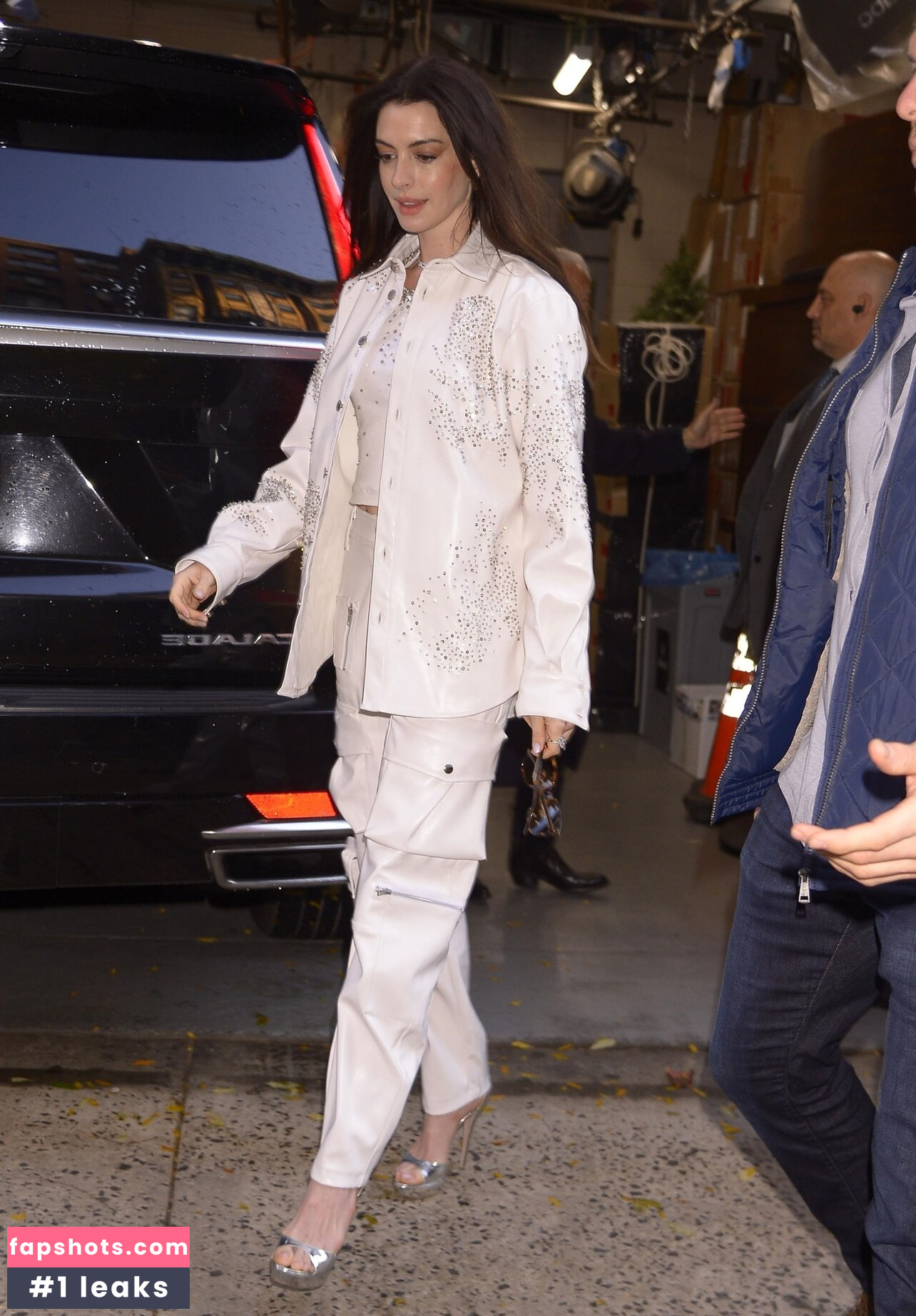 Anne Hathaway gallery photo #405