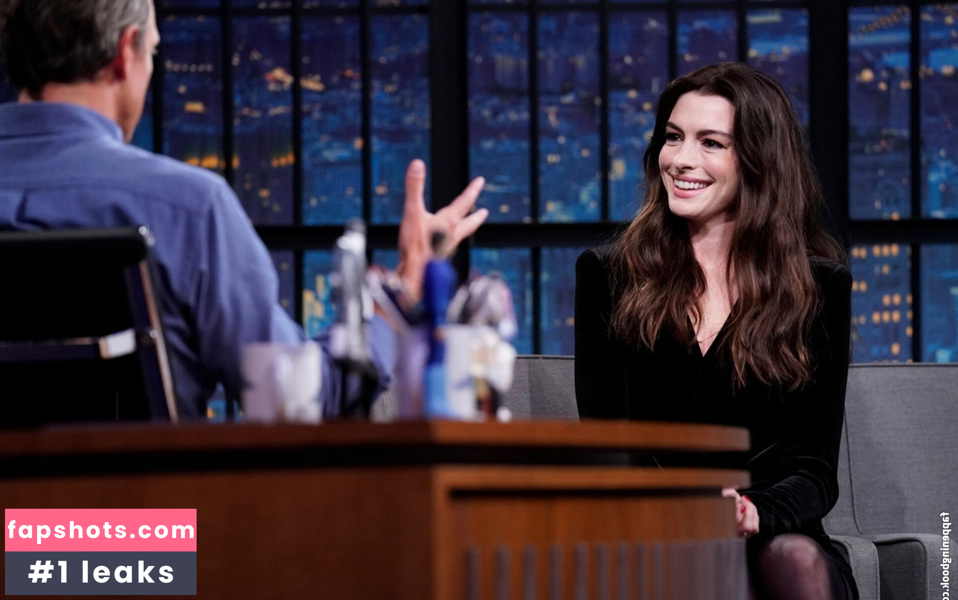 Anne Hathaway gallery photo #477