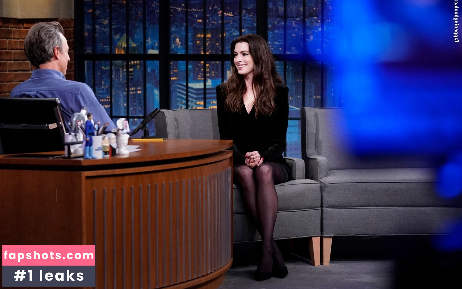 Anne Hathaway gallery photo #479